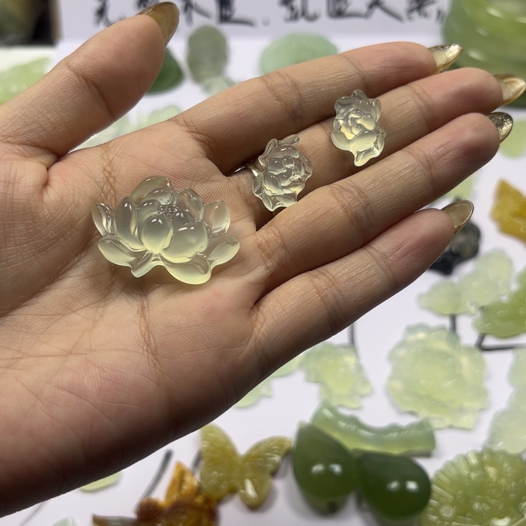 把***里蛇纹石玉未镶嵌岫玉