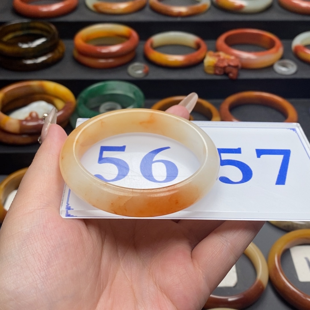 石英质玉（黄龙玉）手镯微瑕未镶嵌