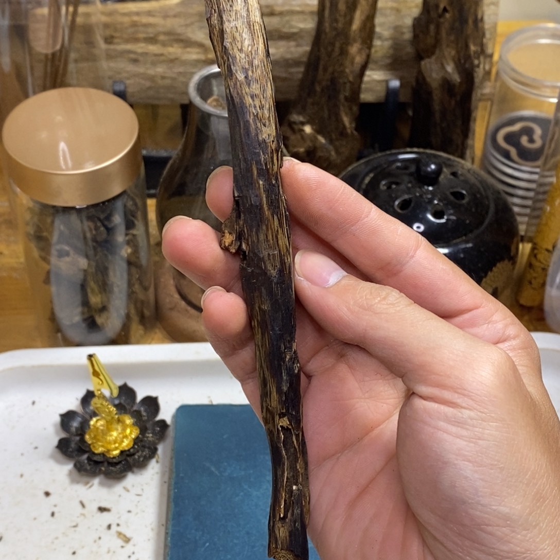 沉香高油香薰白棋13克