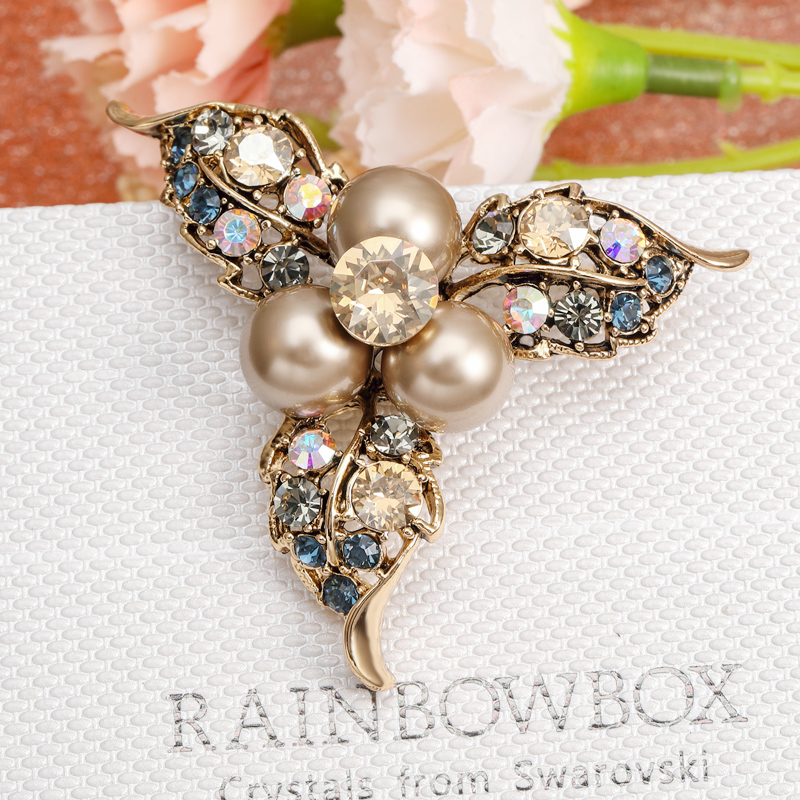 铜仿水晶胸针 高定施华水晶复古宫廷葡萄三叶精致胸针