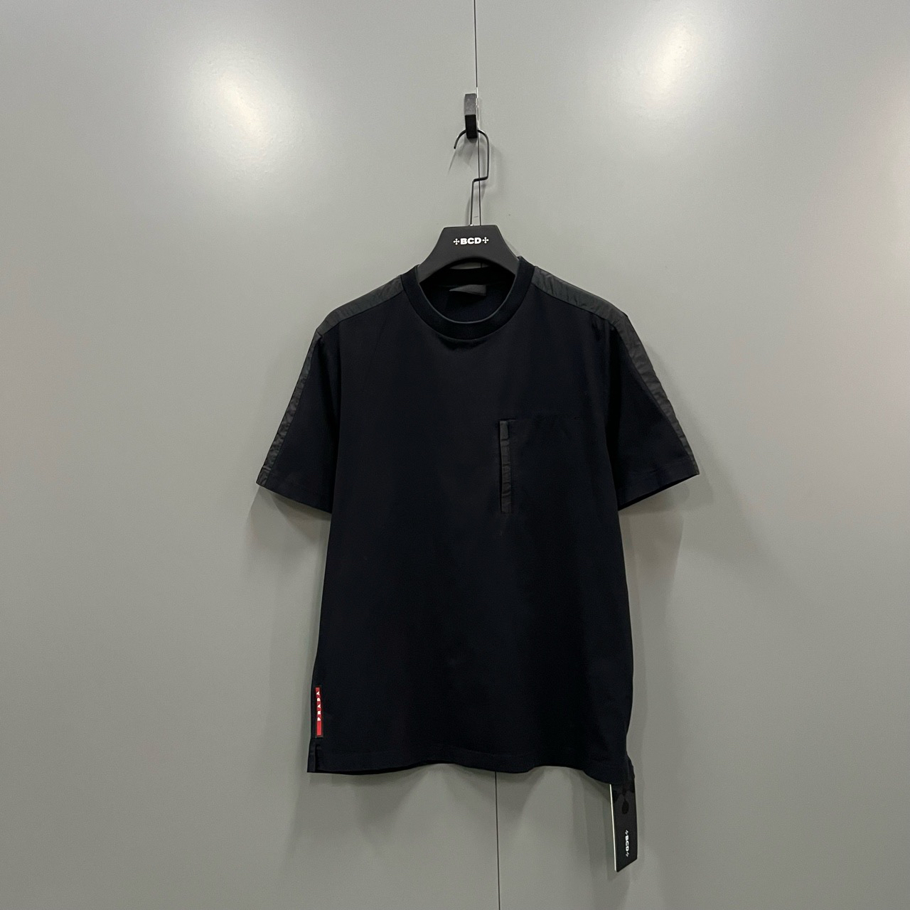 95新 Prada/普拉达 （cc）黑色拼接尼龙短袖 L码/5600/jc604179