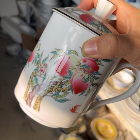 其他瓷办公杯一个