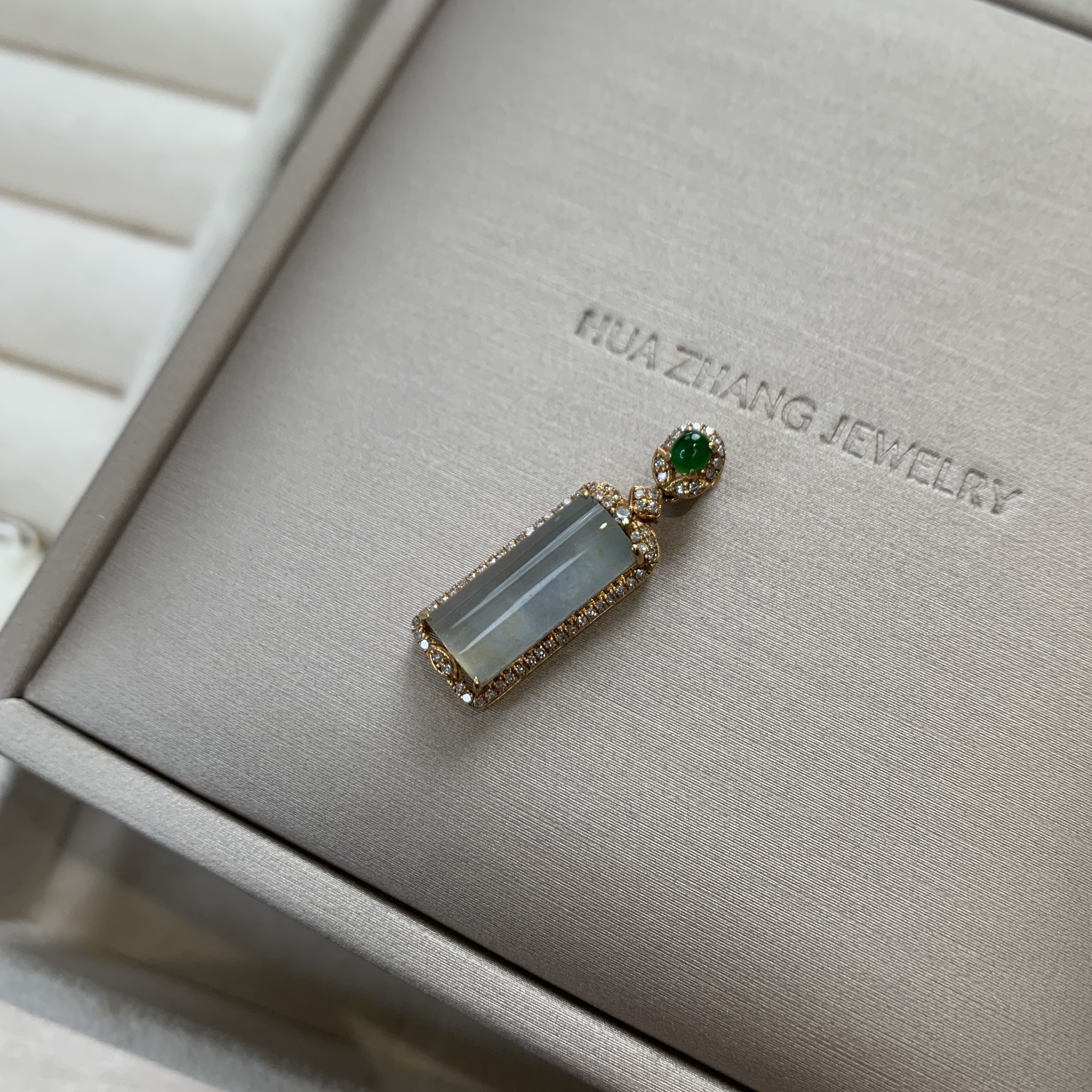 天然缅甸A货18k金镶嵌冰种吊坠（NO退NO换）