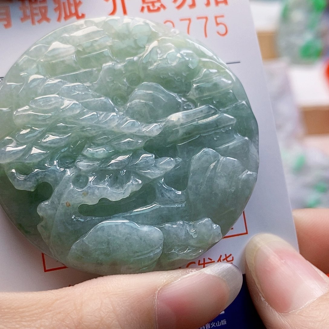 吊坠(不含链)未镶嵌翡翠