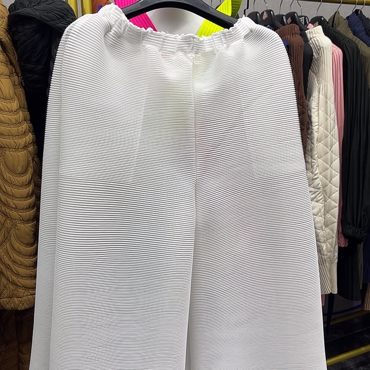 抖抖裤子白色不退不换