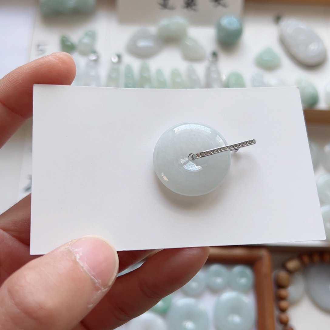 翡翠吊坠(不含链)未镶嵌