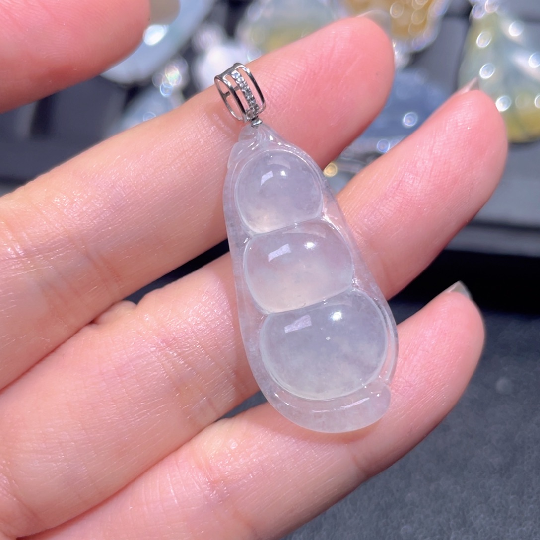 颈饰18K金镶嵌翡翠翡翠