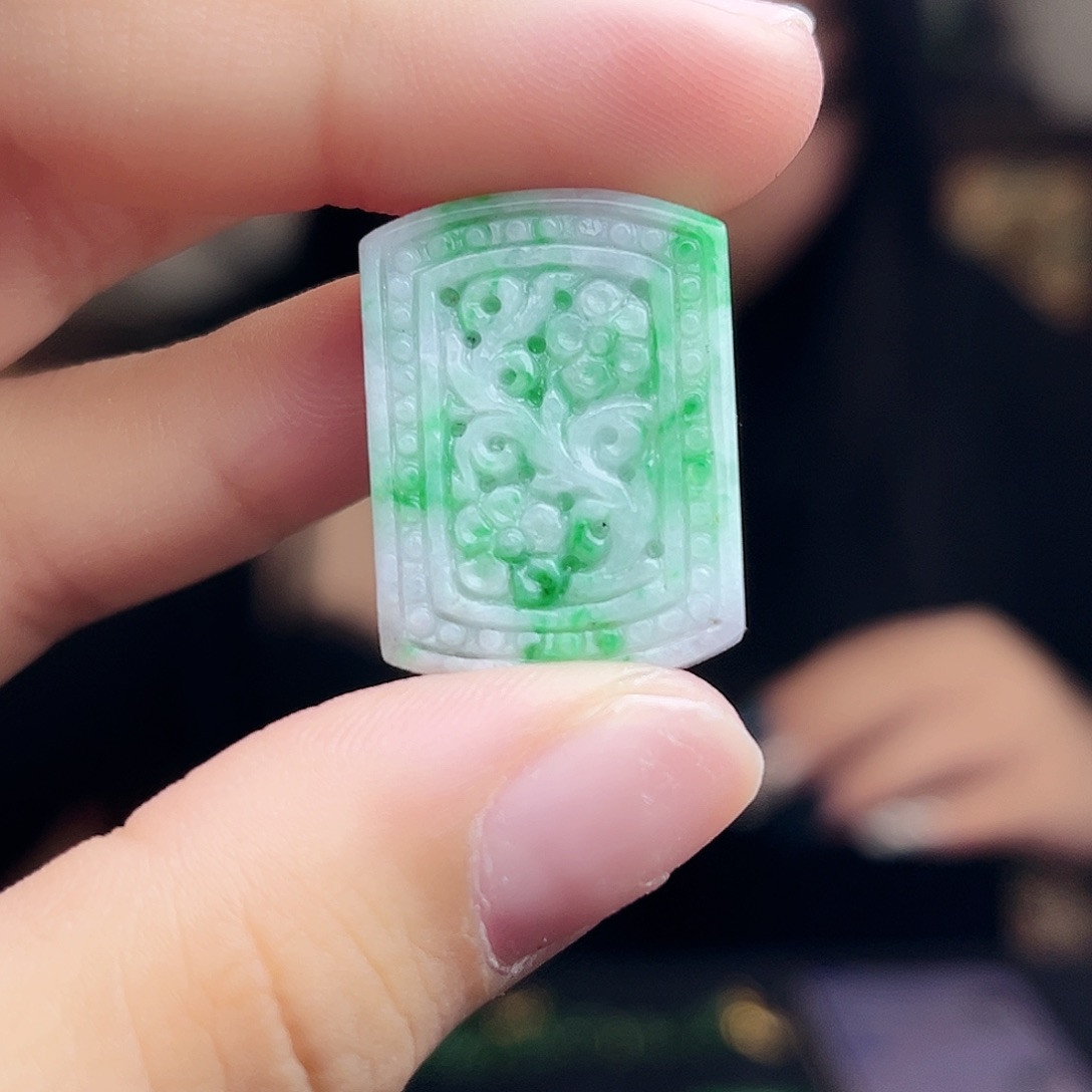 颈饰未镶嵌翡翠多样性