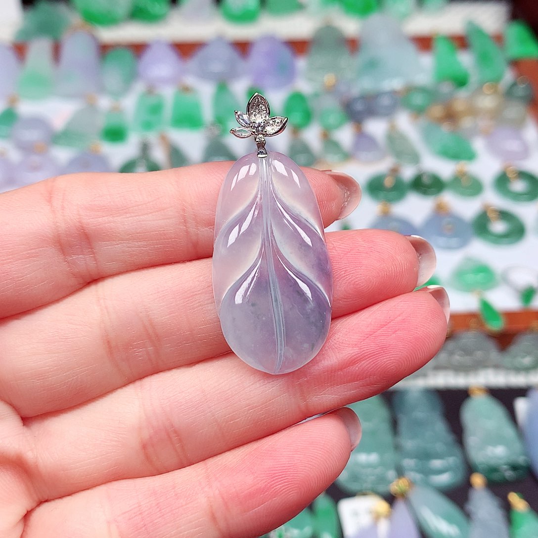 翡翠颈饰18K金镶嵌天然翡翠A货