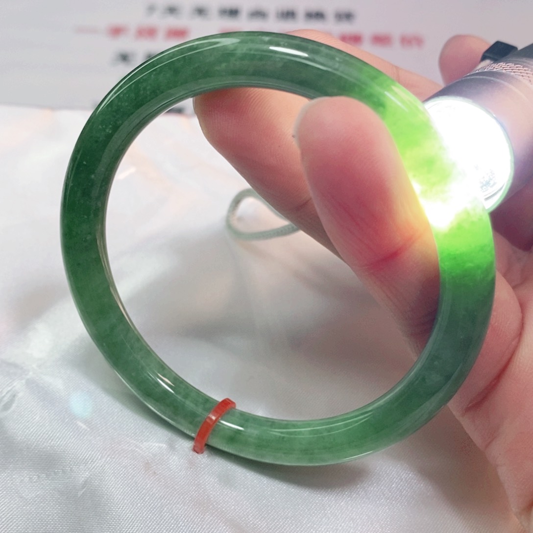 翡翠手镯未镶嵌55.3圈口圆条