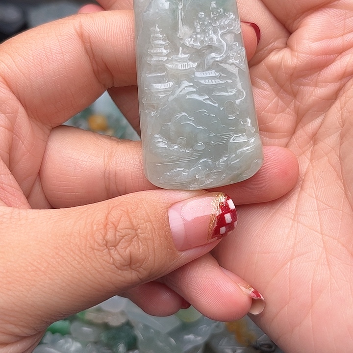 翡翠颈饰未镶嵌海*翡翠