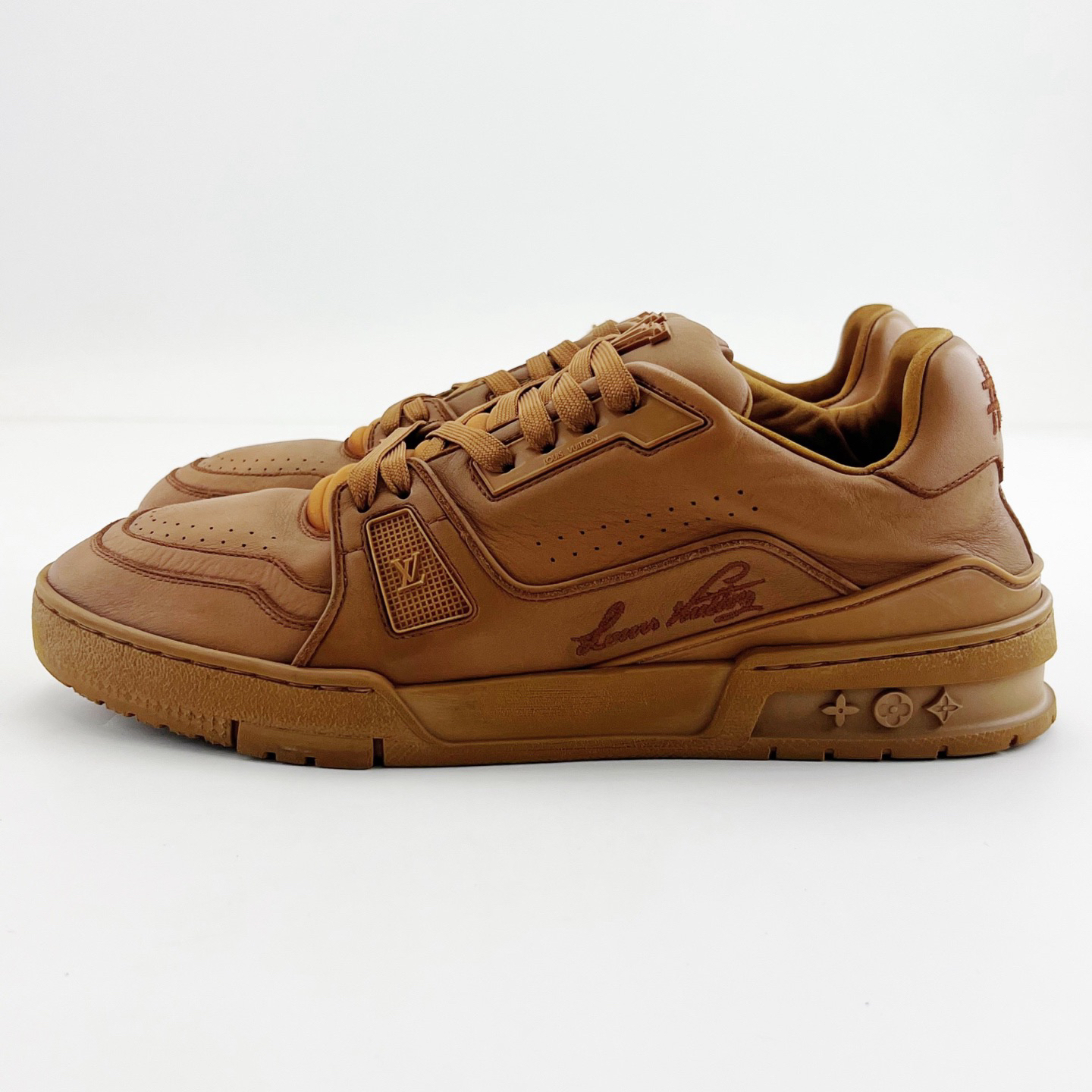 95新 LouisVuitton/路易威登 42码/棕色浮雕休闲板鞋/16306282