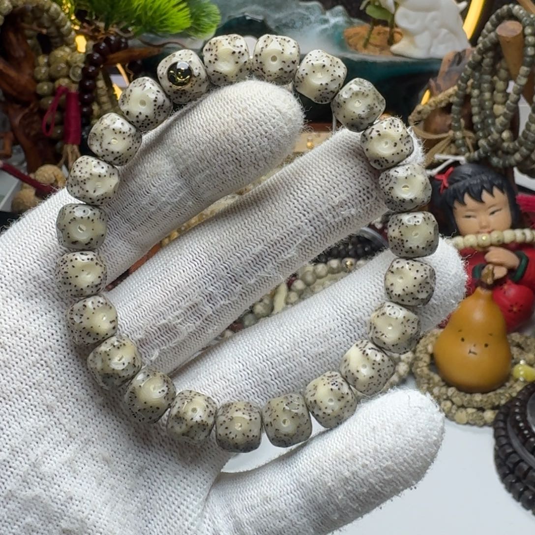 星月菩提手串7号车尺寸10.9石玉标无相单圈