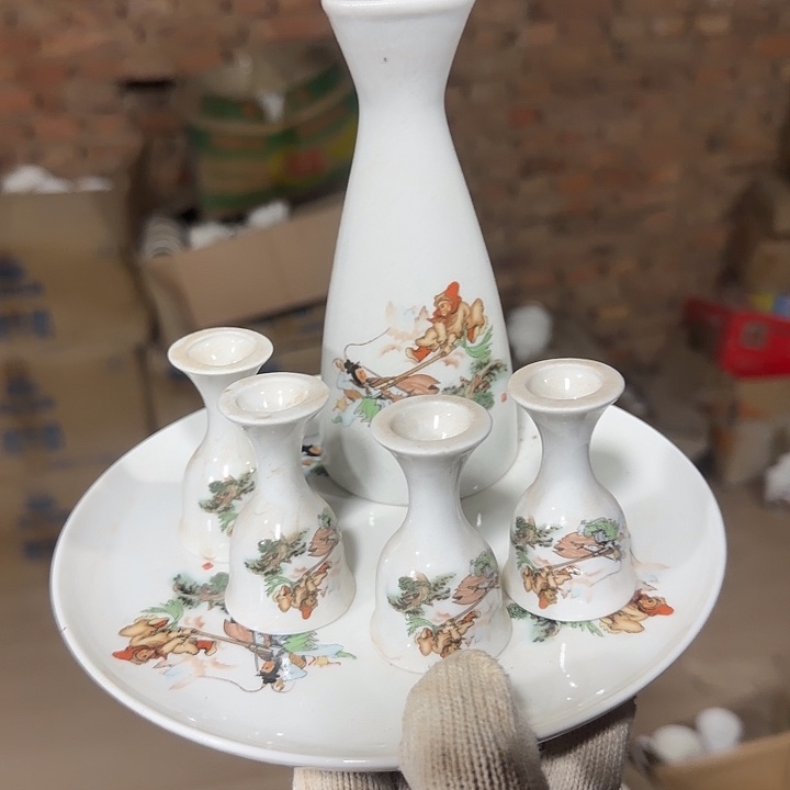 库存微瑕三打白骨精酒壶一套