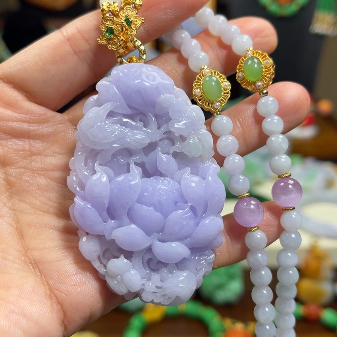 翡翠未镶嵌颈饰天然翡翠莲花吊坠