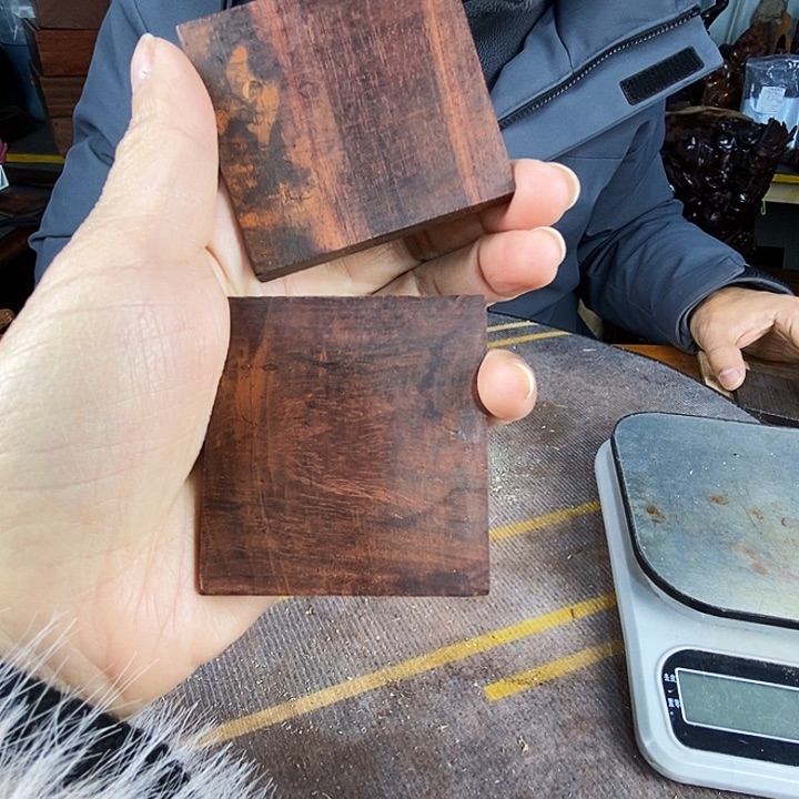 檀香紫檀（小叶紫檀）435两个