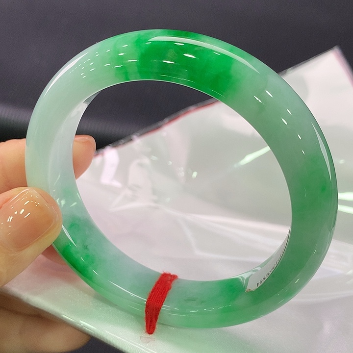 翡翠未镶嵌手镯正圈57-58