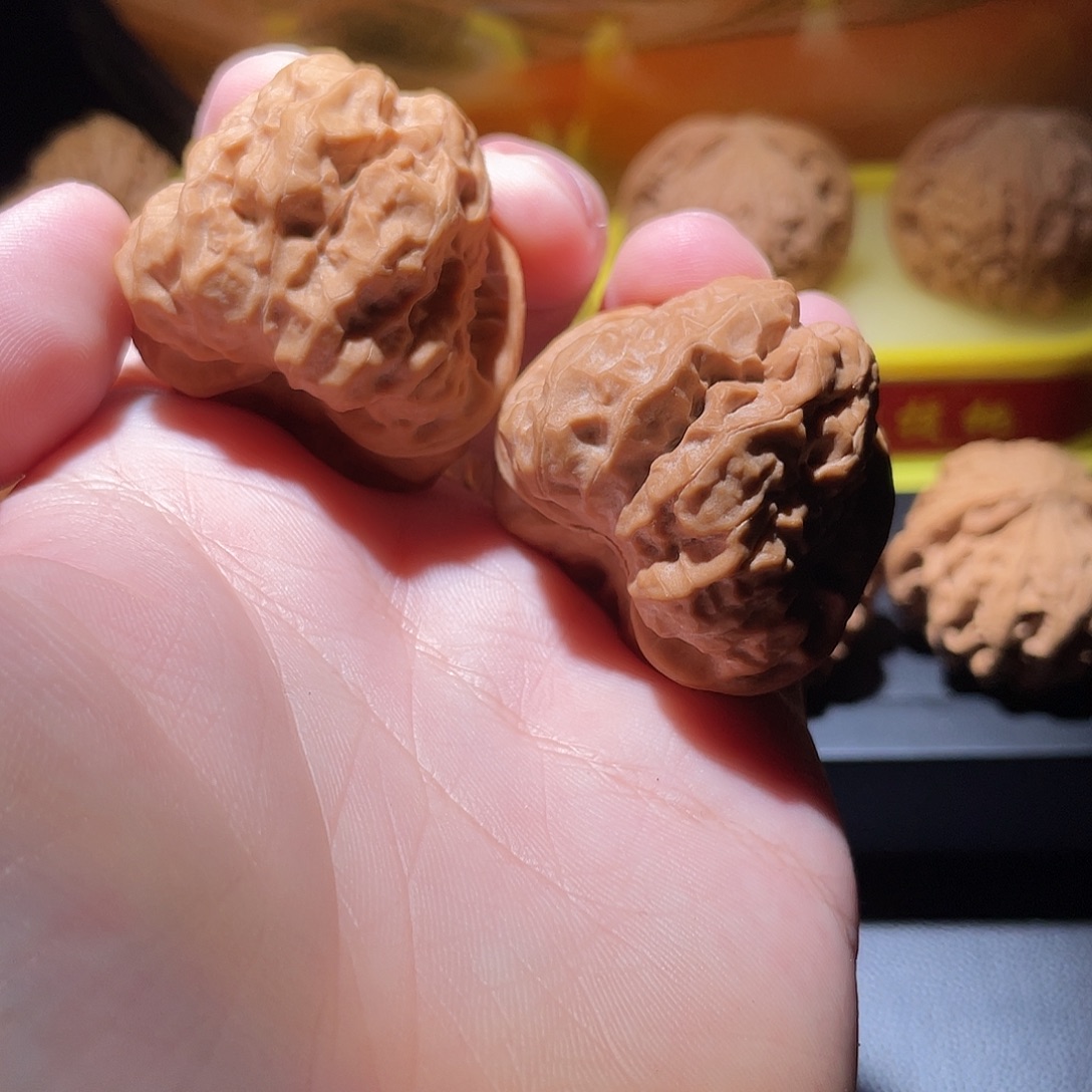 蛤蟆头文玩核桃等