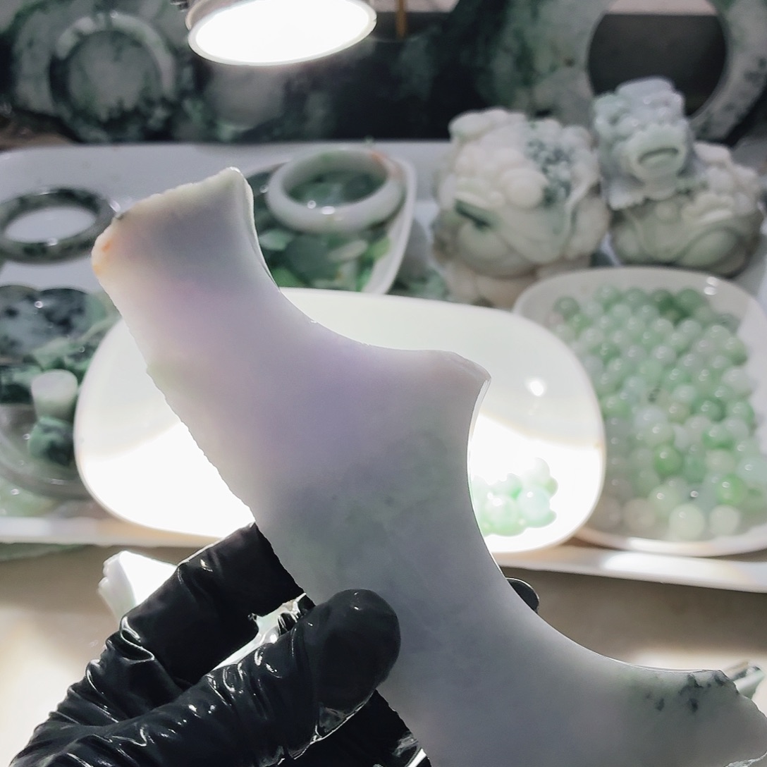 翡翠未镶嵌颈饰边角料