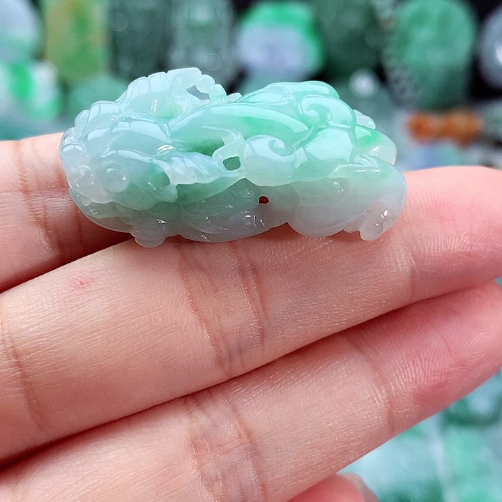 翡翠颈饰未镶嵌翡翠