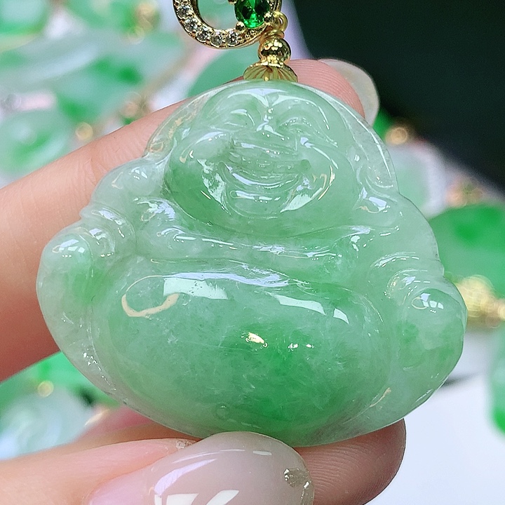 翡翠未镶嵌颈饰多样性发其一