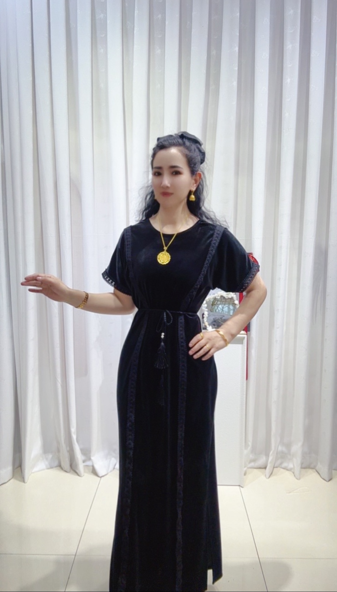 长款秋季时尚长裙圆领常规系扣连衣裙蕾丝H型裙修身