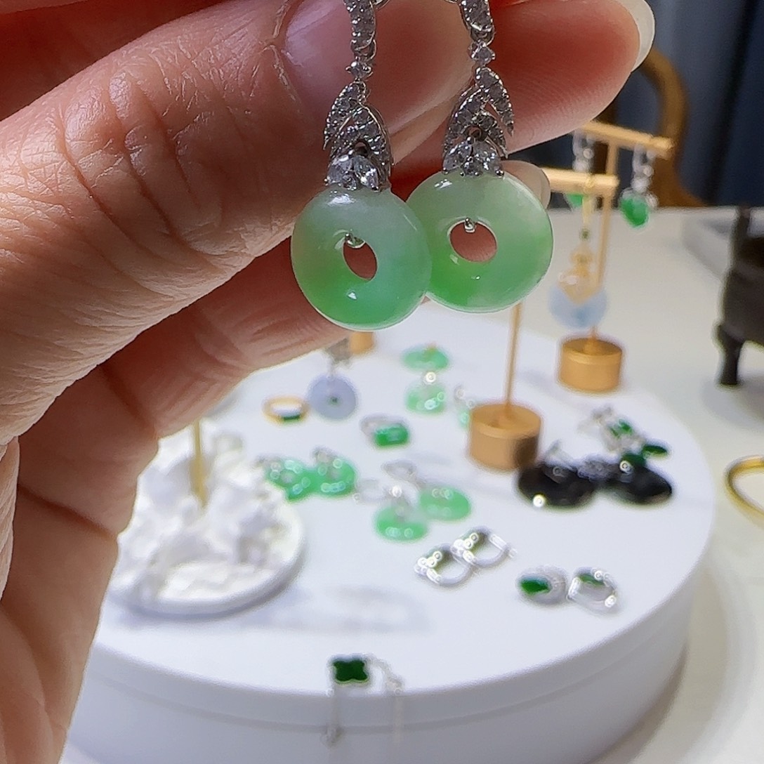 翡翠耳饰18K金镶嵌天然缅甸a货翡翠