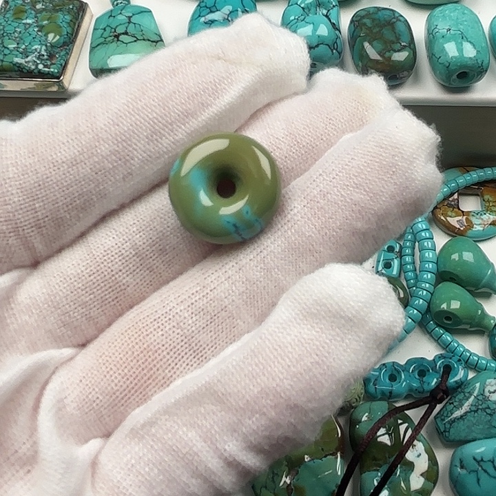 绿松石未镶嵌珠宝奇石