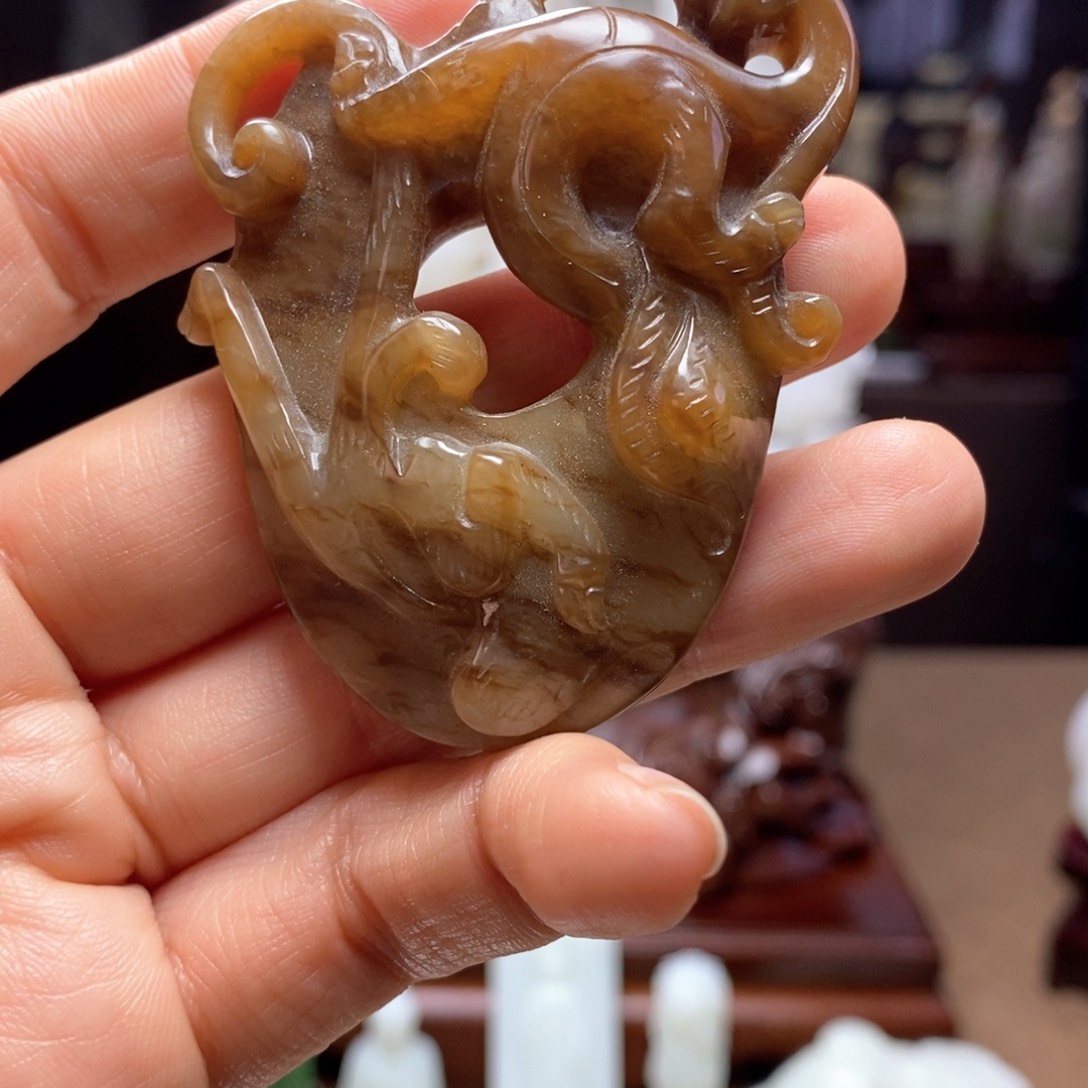 和田玉颈饰未镶嵌鸿**，