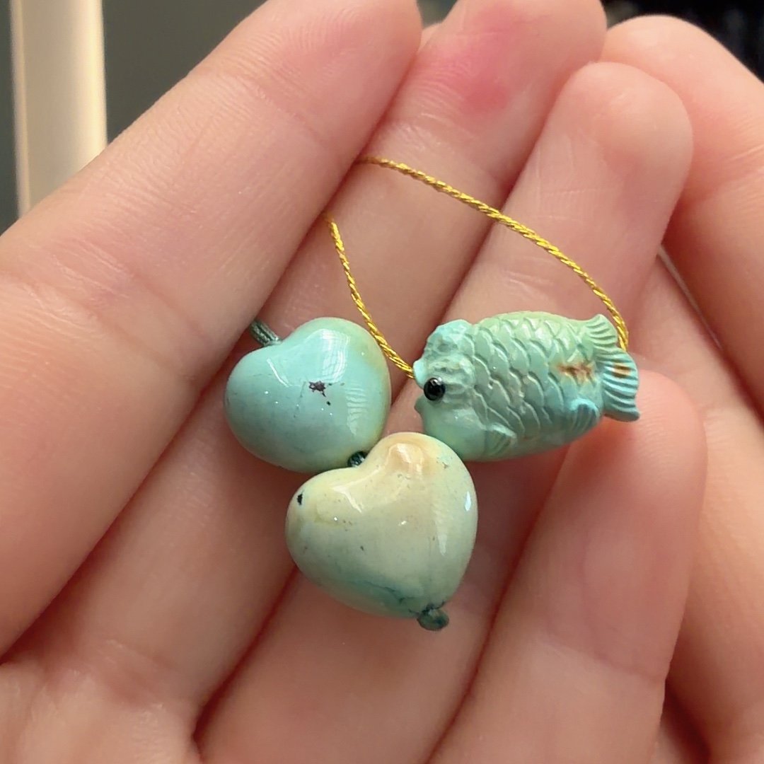 绿松石未镶嵌颈饰