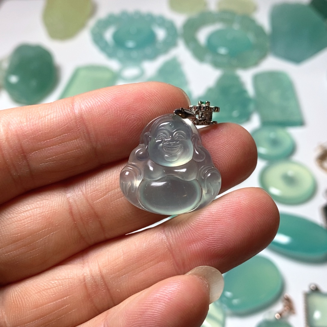 蛇纹石玉未镶嵌颈饰