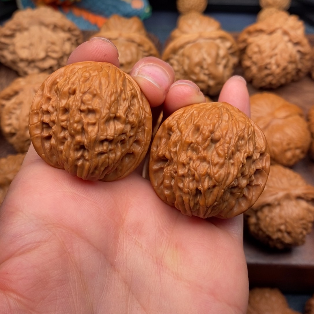 文玩核桃把件35山地石子磨