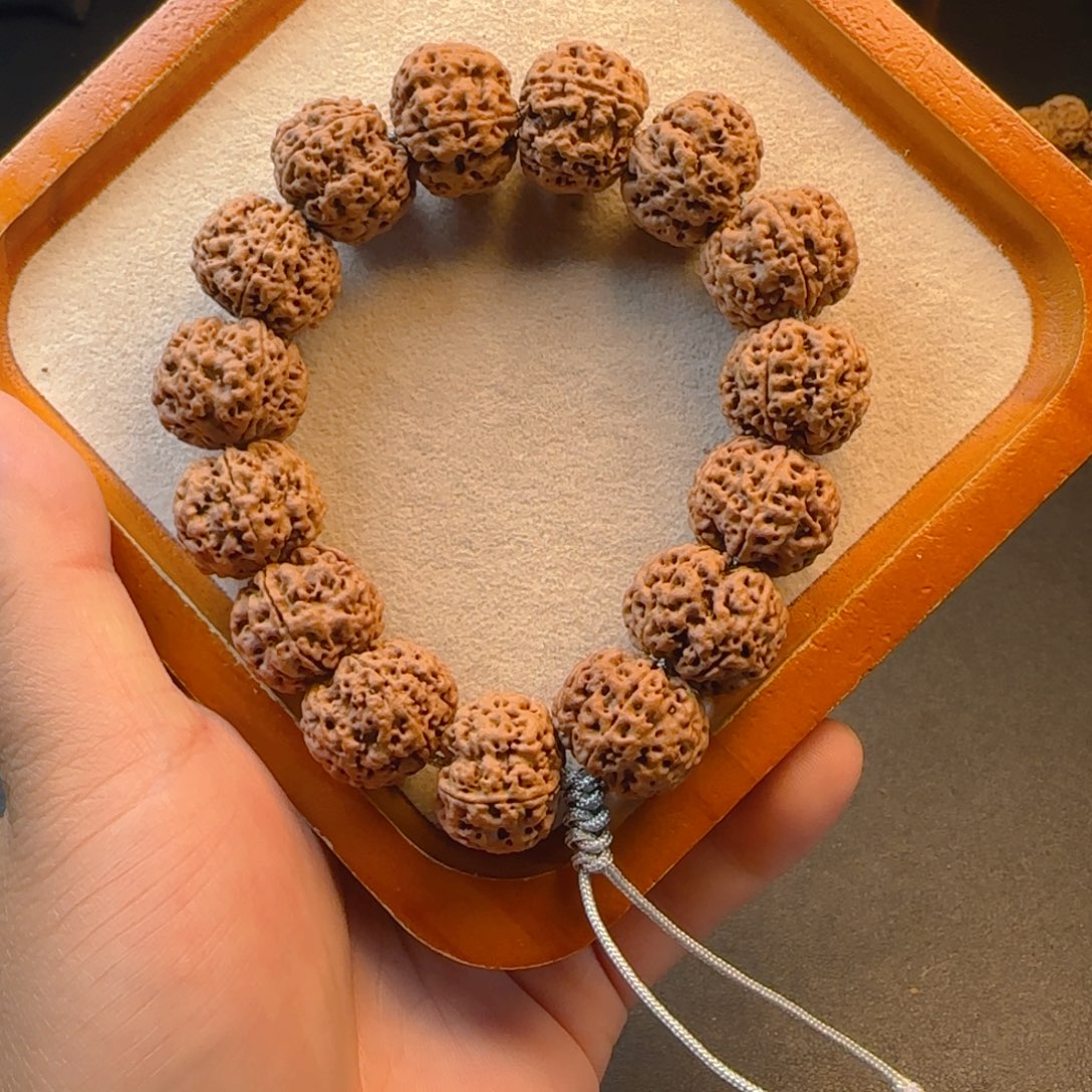 手串金刚菩提平头梅花金刚菩提A货