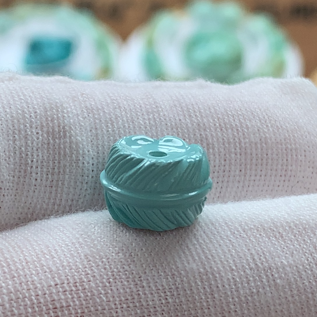 绿松石未镶嵌原矿绿松石羽毛扣