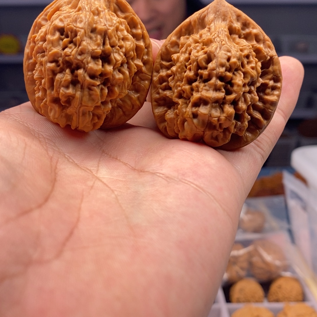 白***眉文玩核桃把件全品一代王勇官帽42