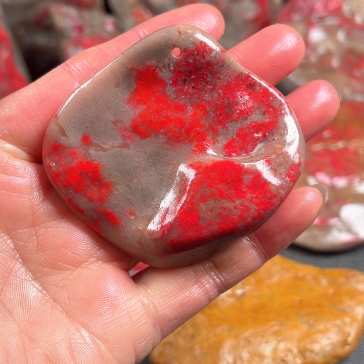 昌化鸡血石昌化鸡血石原石挂件