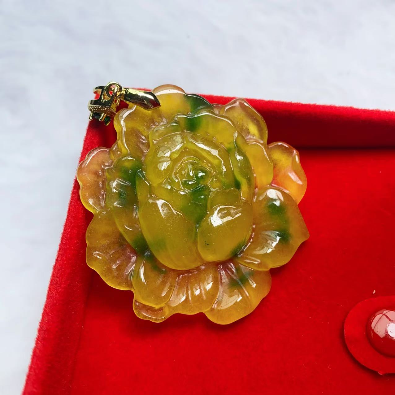 [石矿]A408冰黄加绿牡丹花吊坠