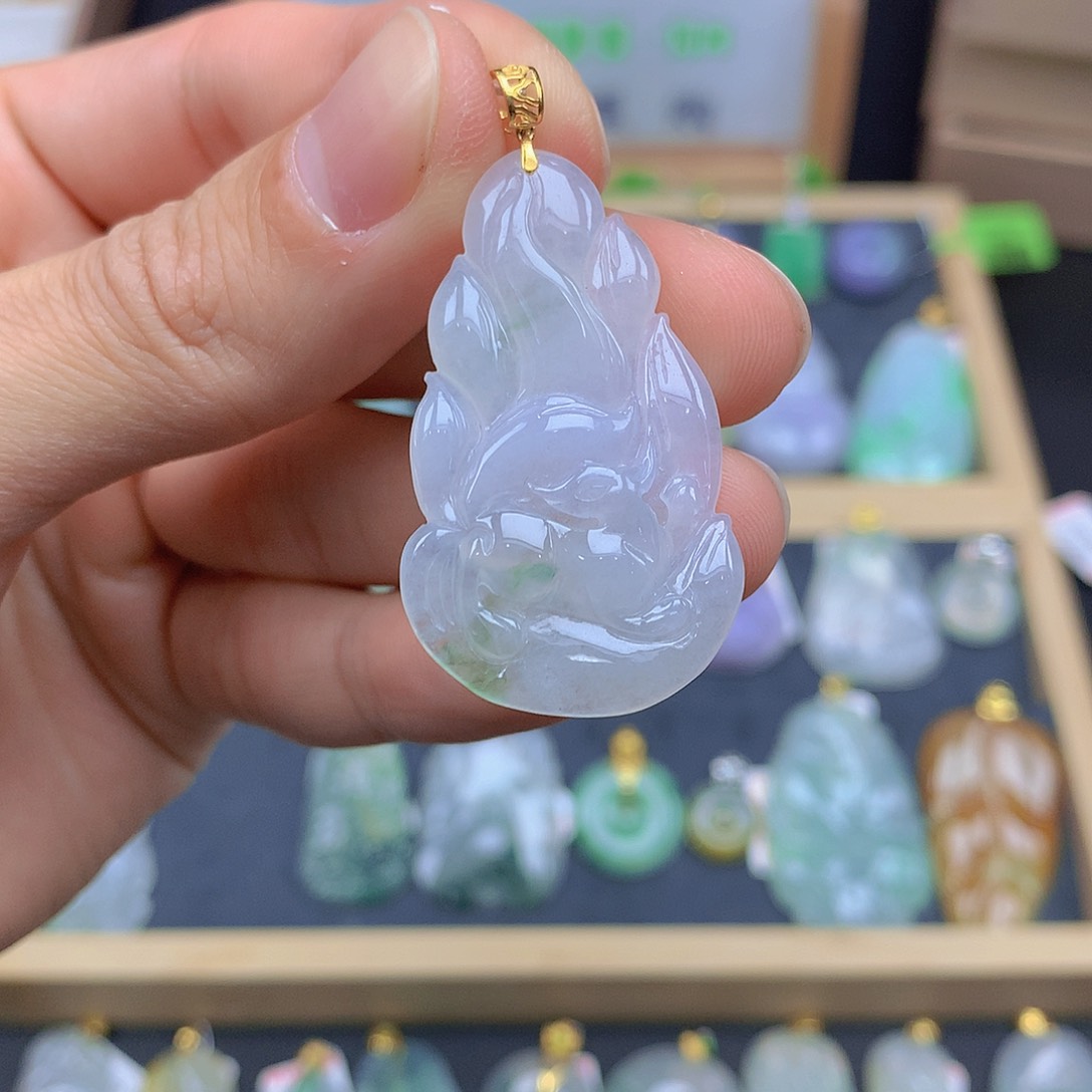 翡翠颈饰18K金镶嵌翡翠