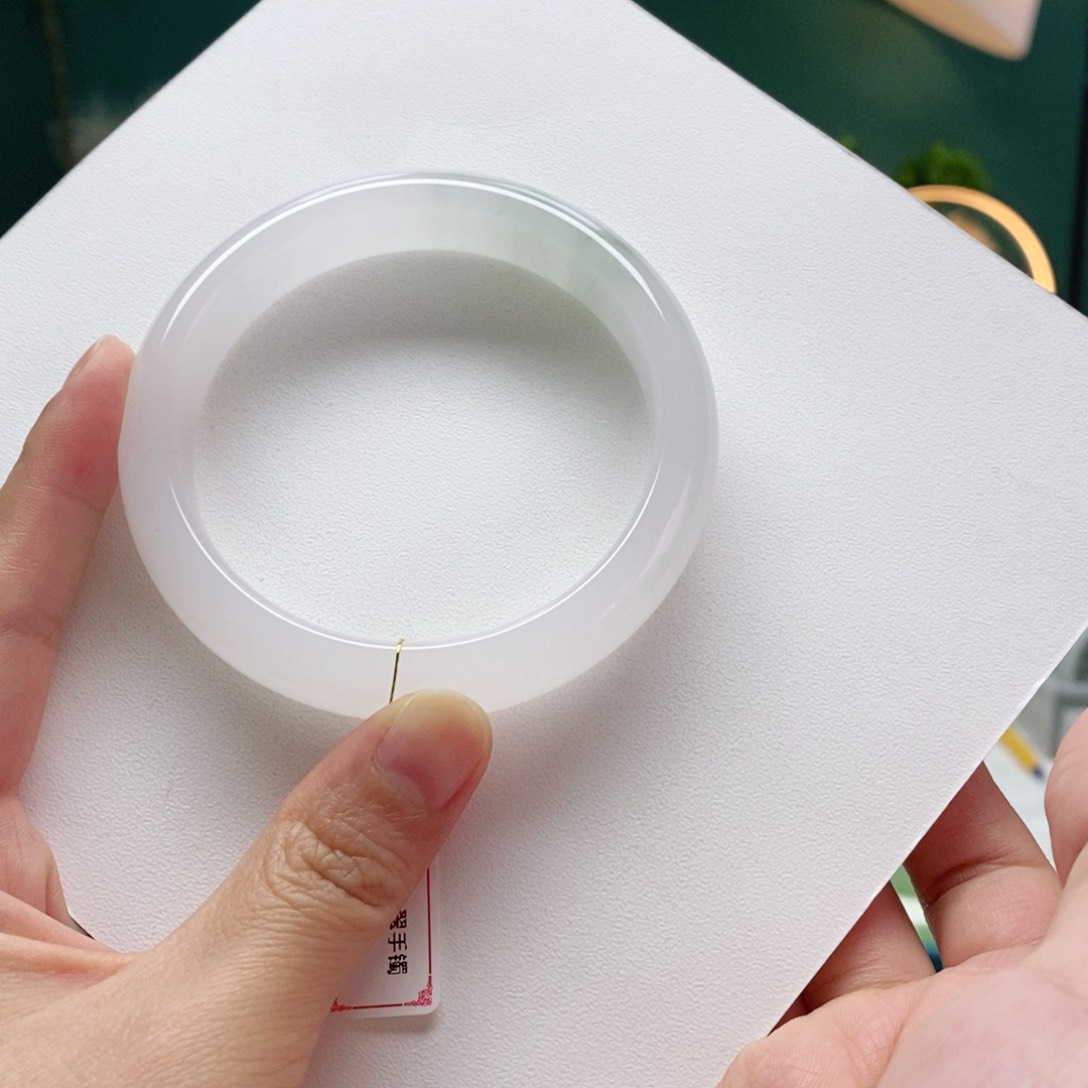 石英质玉手镯未镶嵌60