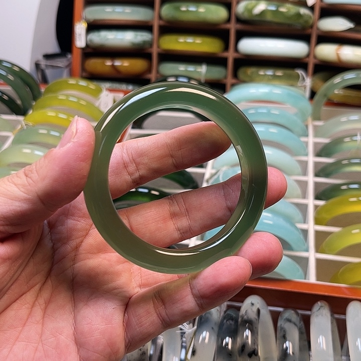 岫玉未镶嵌手镯岫玉