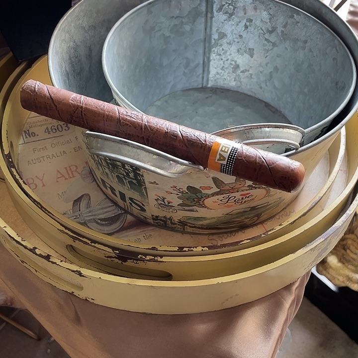 陶瓷花瓶，部分微瑕