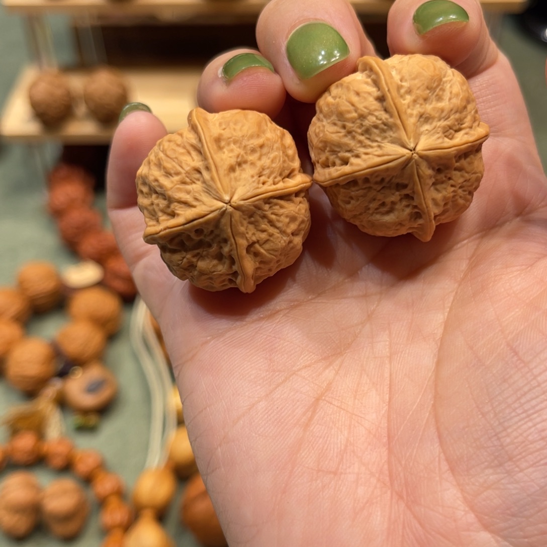 文玩核桃把件铁四棱全品