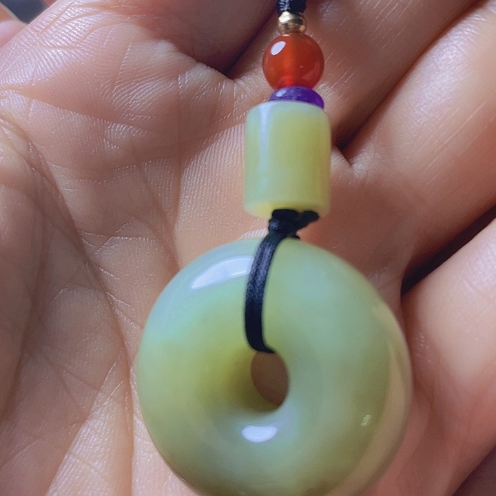 未镶嵌岫岩老玉（透闪石质玉）把件