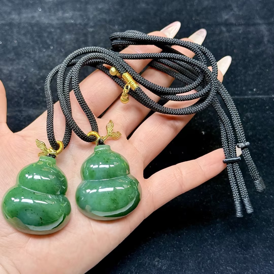 【CH】和田玉碧玉葫芦吊坠（多样性发其一）