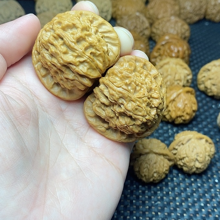 文玩核桃把件44白狮子