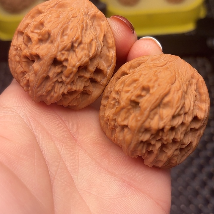 吊坠文玩核桃40红皮红狮子头