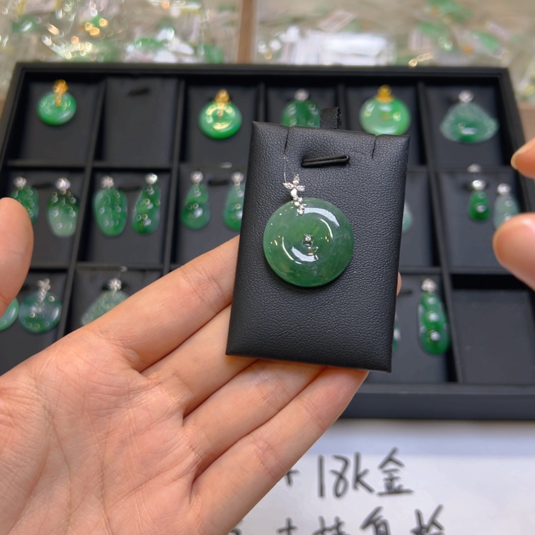 翡翠18K金镶嵌吊坠(不含链)
