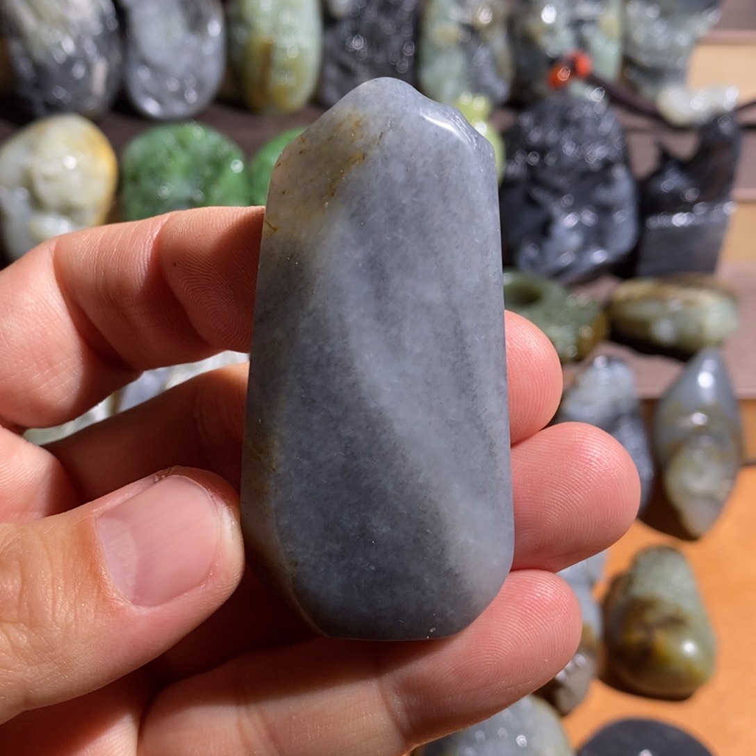 和田玉未镶嵌把件福