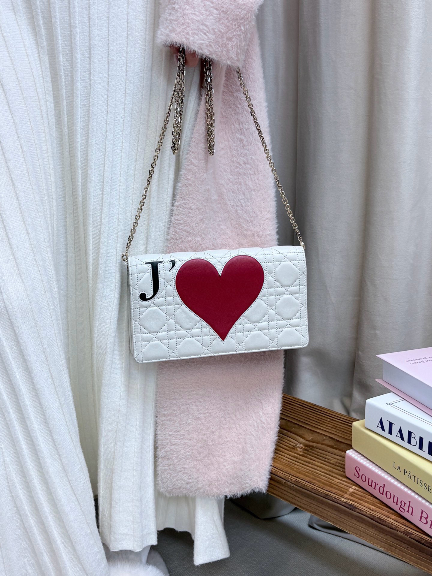 95新 DIOR/迪奥 dior 白色爱心woc斜挎包(K)