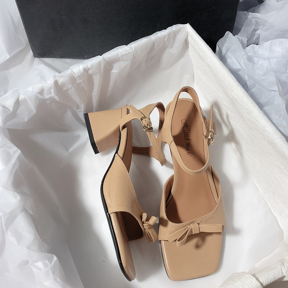 6cn/牛皮/新款方头纯色粗跟真皮蝴蝶漏脚趾高跟优雅百搭凉鞋